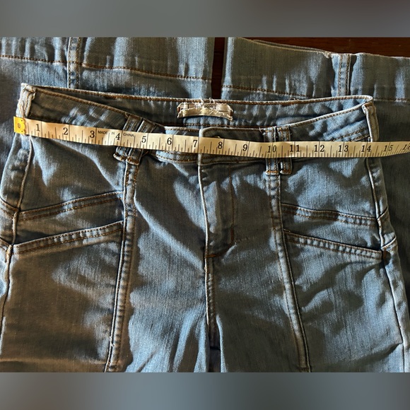 Free People Low Rise Flare Denim Blue Jeans Size 29 Sun Bum - Picture 10 of 13